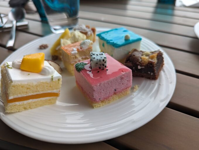 ケーキ盛り合わせ