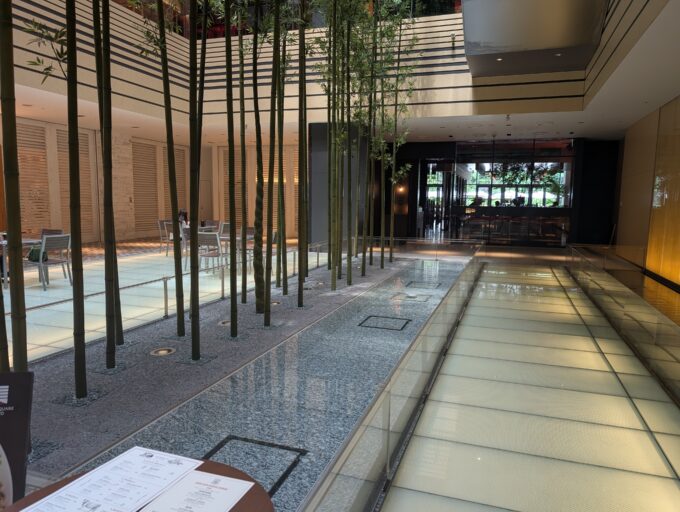 お店の入口 館内側から入ります