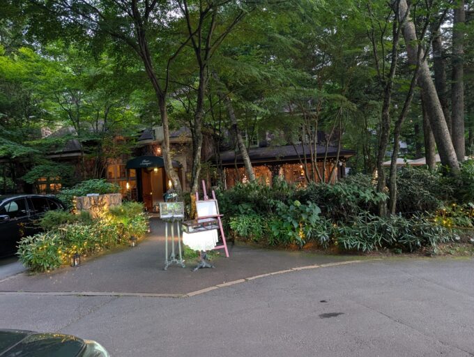 お店の外観　駐車場もあります