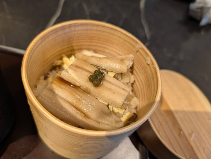 煮アナゴと実山椒のわっぱ飯