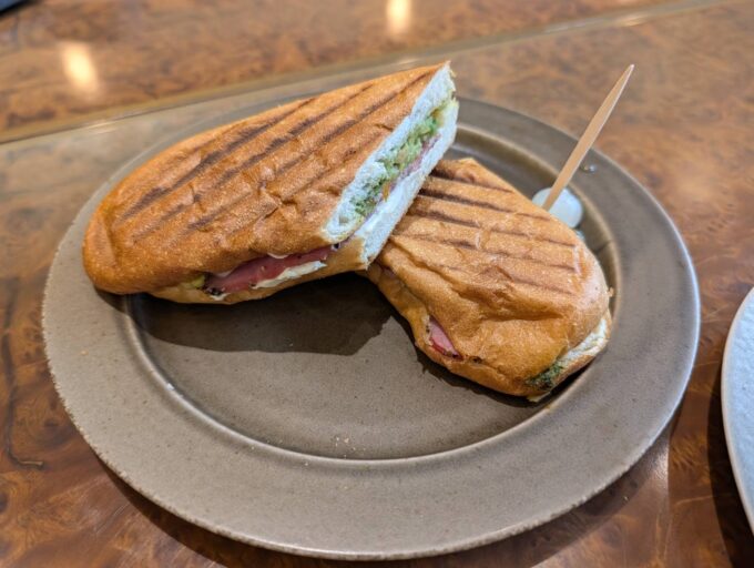 パストラミアボカド