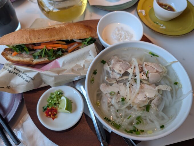 フォーとパインミーのセット