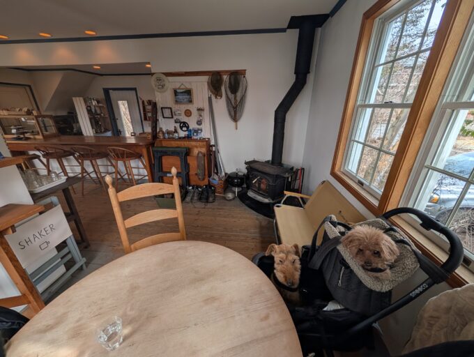 店内　奥にも席があります