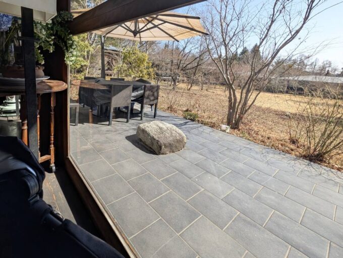 夏はテラスも気持ちよさそう