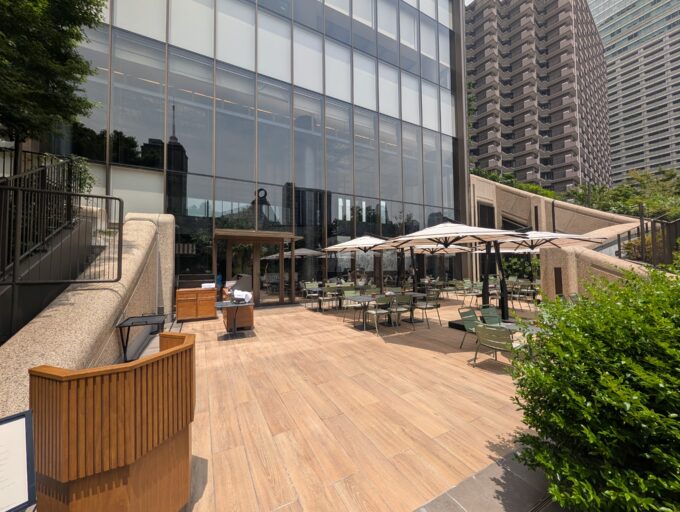 お店のテラス側入口